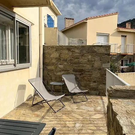 Les Batteries Face A La דירה קוליור