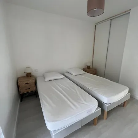 Les Batteries Face A La Apartment