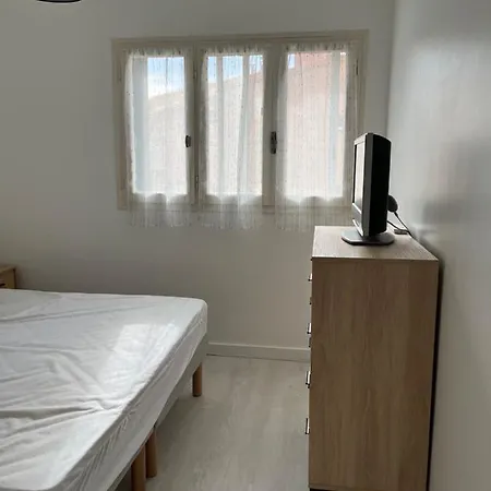 Les Batteries Face A La Apartment